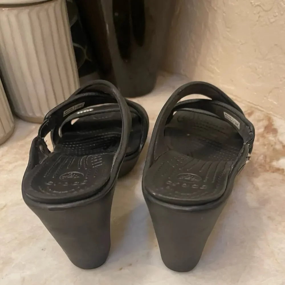 Crocs Cyprus IV women’s black slip on heels Sz 9